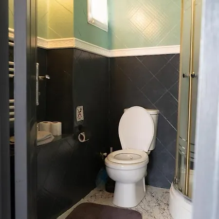 Authentic Flat Close To Istiklal Avenue Estambul